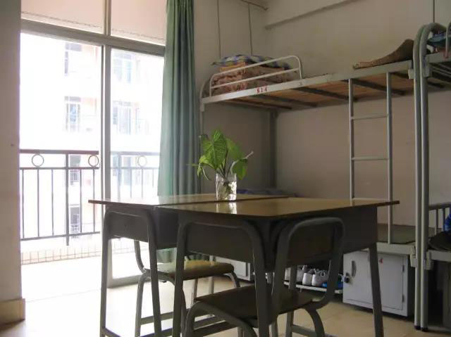 广州市商贸职业学校宿舍荔湾区,广州华南商贸职业学院真实宿舍