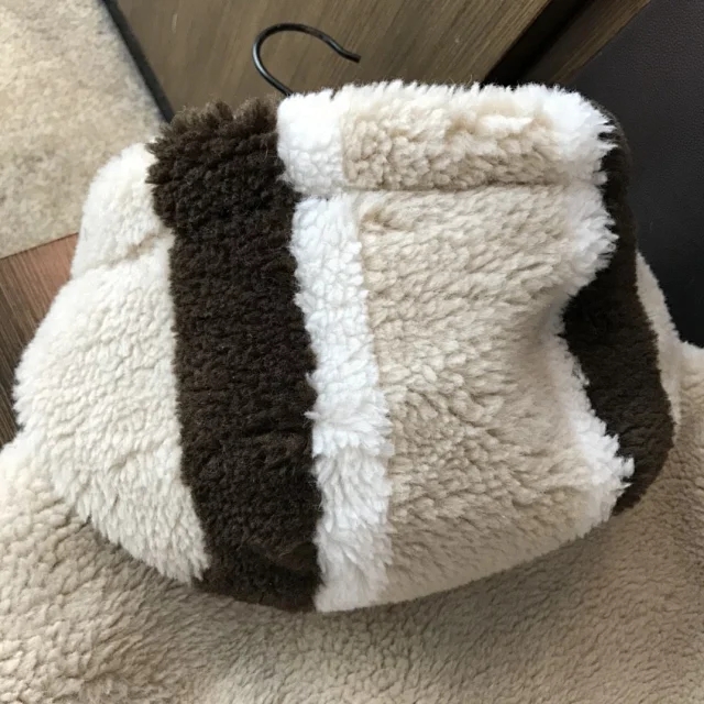 lv发布曼巴羊羔,lv中国首发皮毛一体皮衣