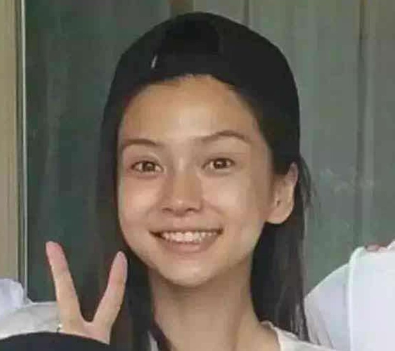 明星卸妆前后对比赵丽颖,明星卸妆前后对比