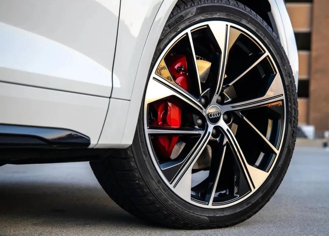 q5最快几秒破百,6.2秒破百奥迪q8