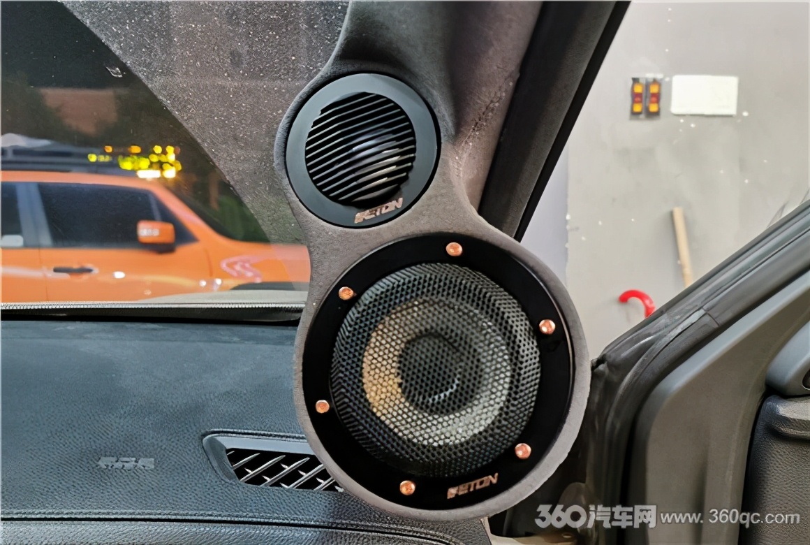 本田urv大面积改装,本田urv音响7喇叭升级12喇叭