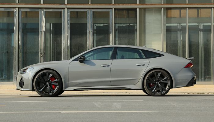 奥迪rs7西装暴徒高燃,奥迪rs7为什么叫西装暴徒