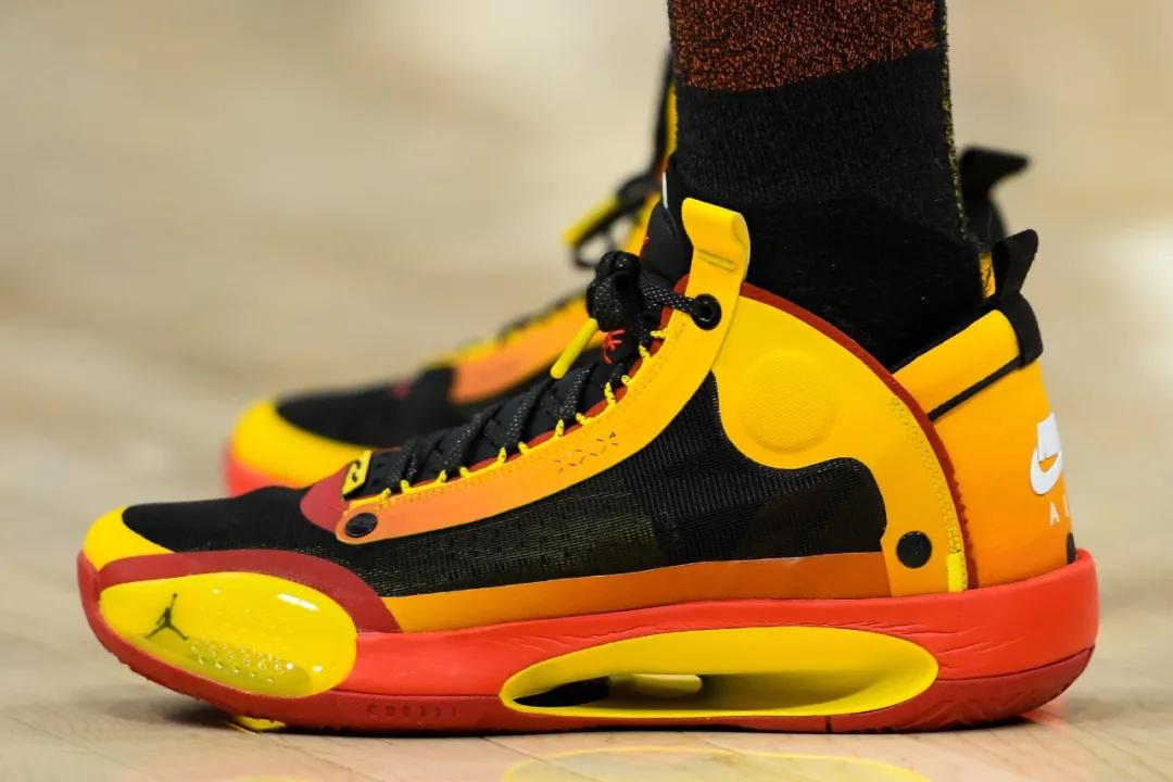 nba球员上脚郭艾伦球鞋,nba上脚球鞋米切尔科比