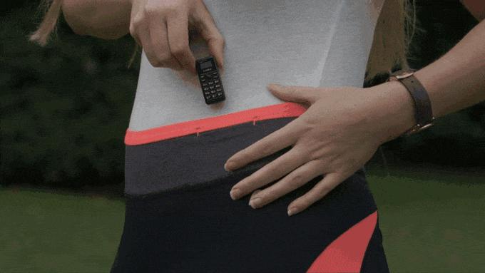 比银行卡还小的手机，4G网络只用2G功能，九宫格按键蓝牙接听电话