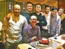 弃做年入过亿的综艺咖，张智霖夫妻决定返港，受刺激了？