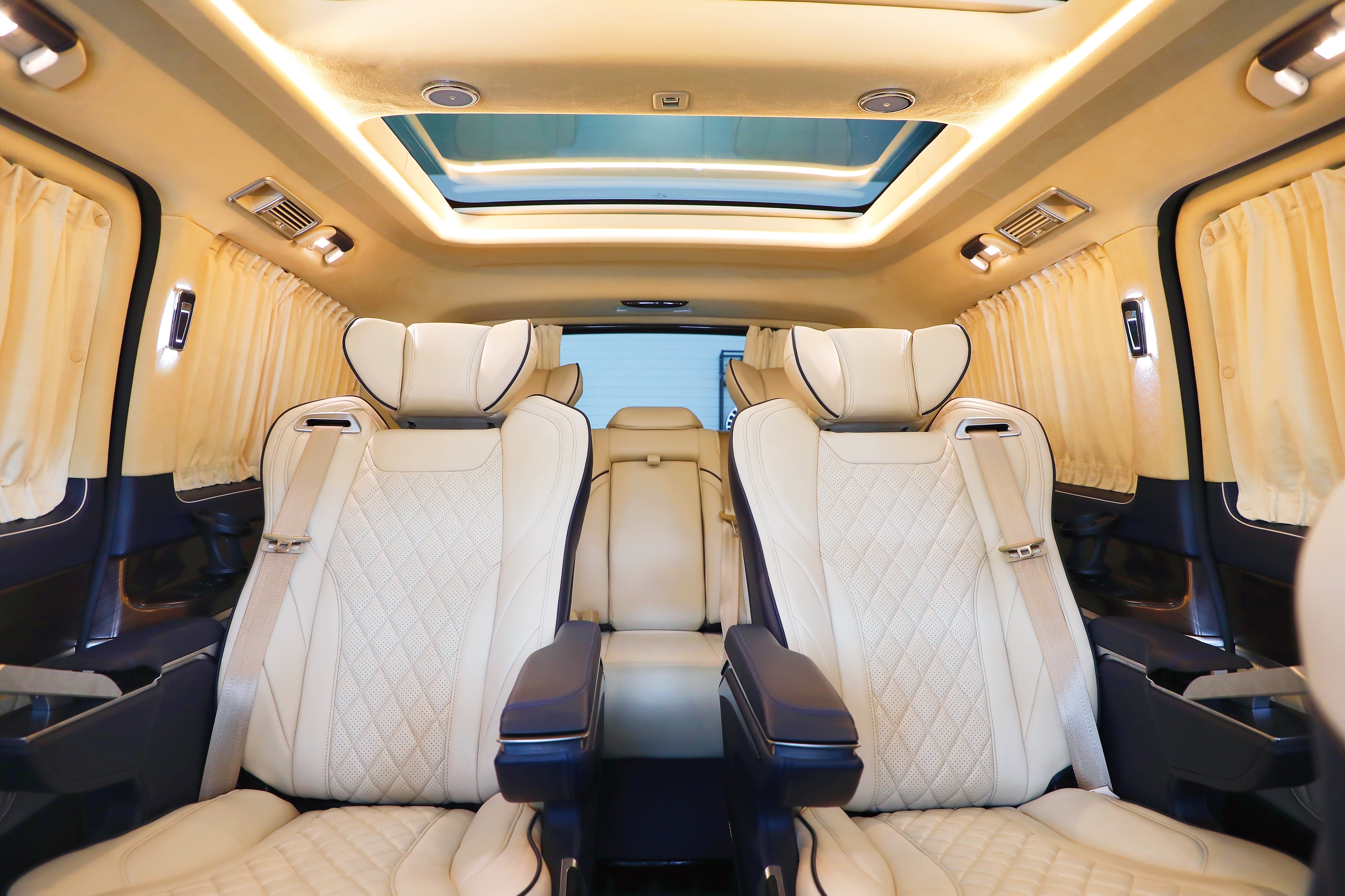 新款奔驰mpv深度评测,豪华之选这几款mpv才够牌面