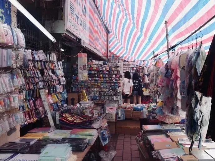 那个创造了“糖果屋”文具的人,回来了