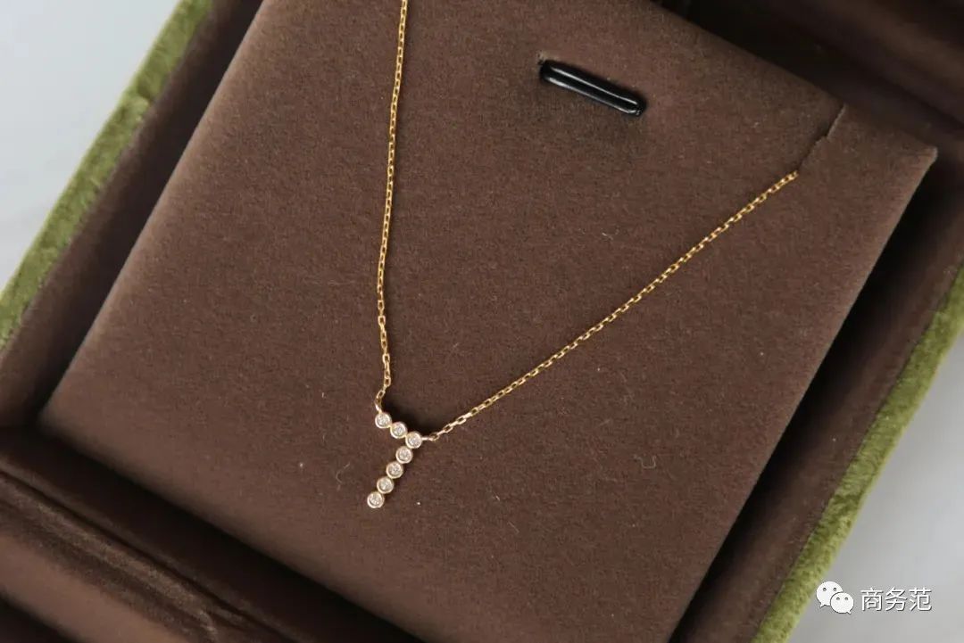 新生婴儿礼物必备物品清单,新生婴儿适合买什么礼物