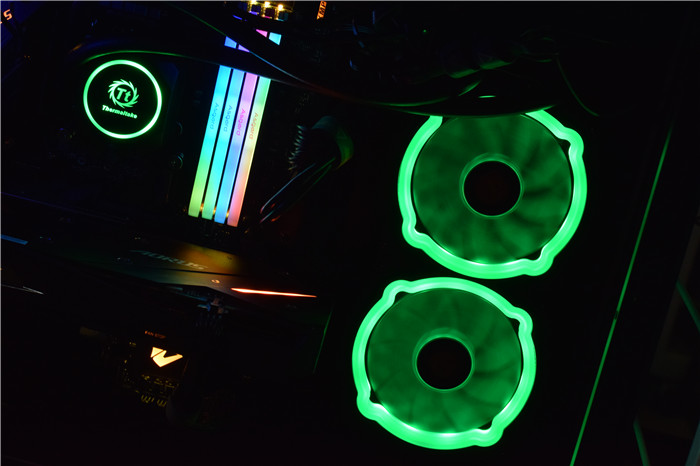 tt冰龙240水冷是12v的还是5v的,一体水冷怎么选择