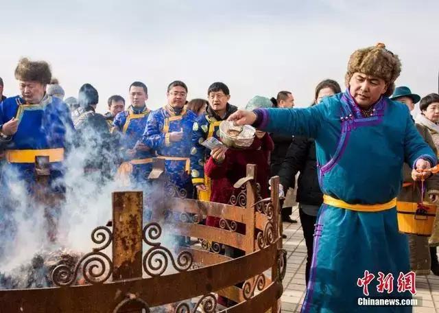 蒙古族小年祭火仪式,蒙古族祭火仪式一般几点开始
