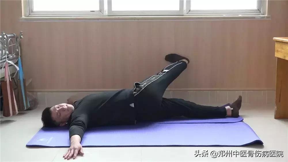 长短腿步态和跳跃性步态,大腿往内旋转纠正步态