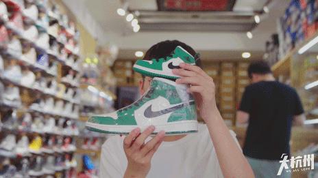 aj 1最好看配色男低帮 (aj1最新配色大全图片低帮)