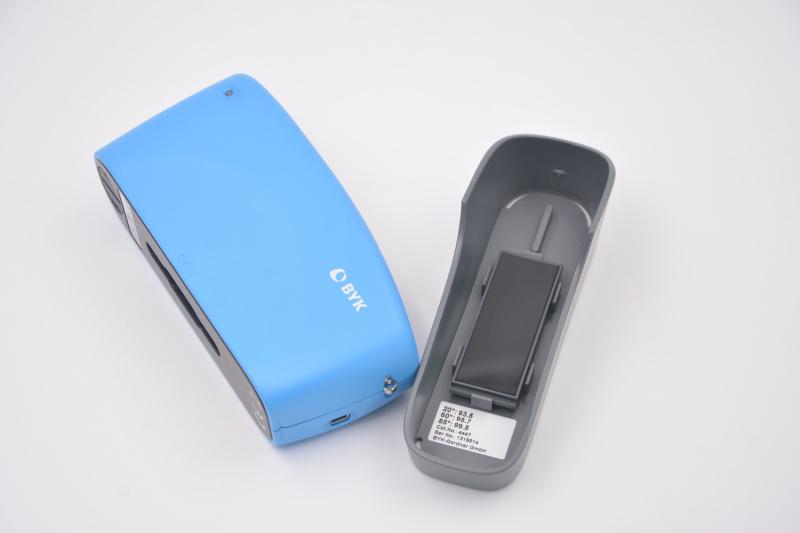 微型光泽仪byk使用什么电池 (byk4561光泽仪说明书)