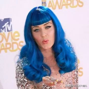 刚公布的潘通年度色怎么玩?