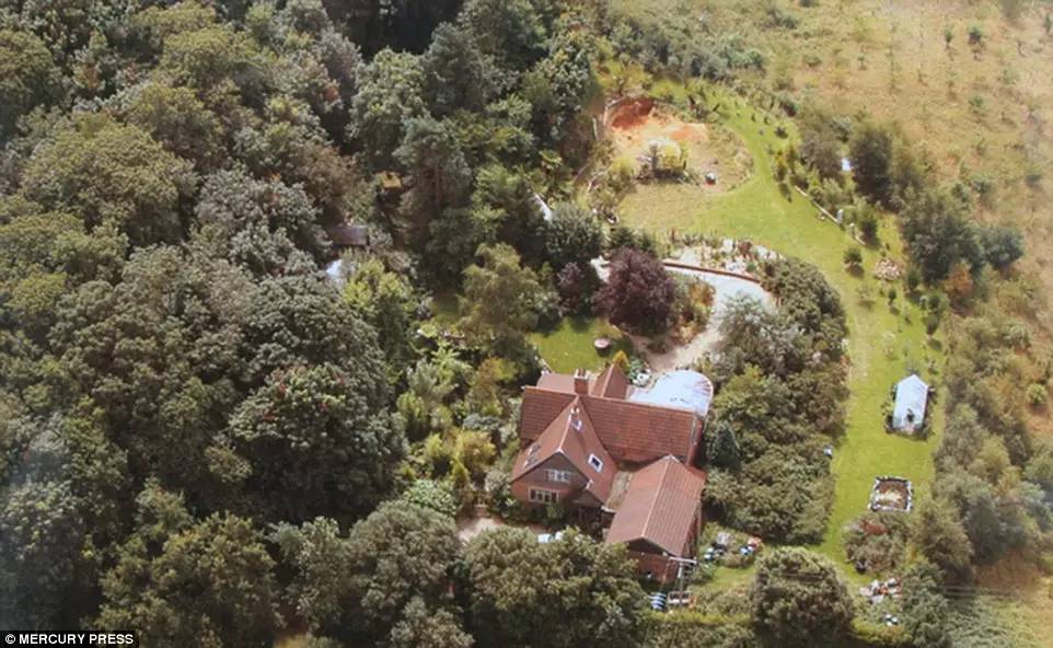 英国家庭花园建造,英国夫妇22年打造梦幻花园