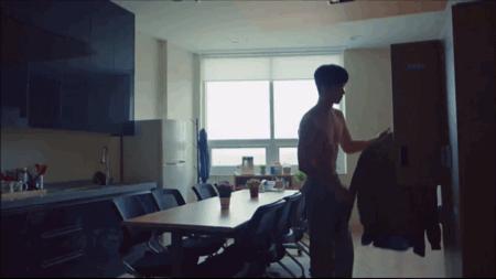 10分钟就脱了?男神很撩,但更帅的是女主