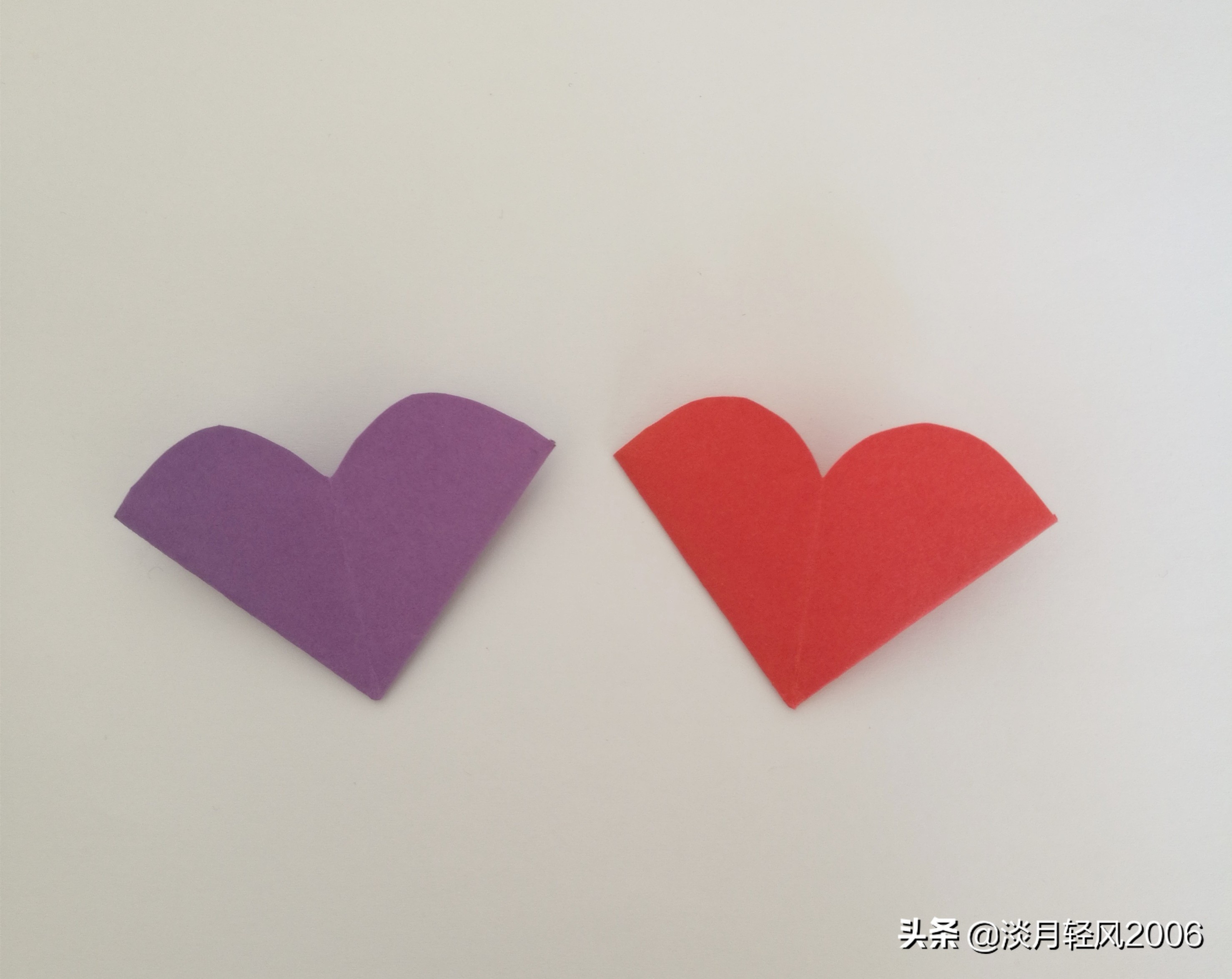 正方形星空卡纸爱心卷轴折法,简单有趣的卡纸折心