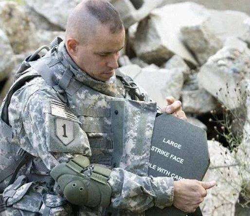 身中数枪不死的视频,身中八枪奇迹生还