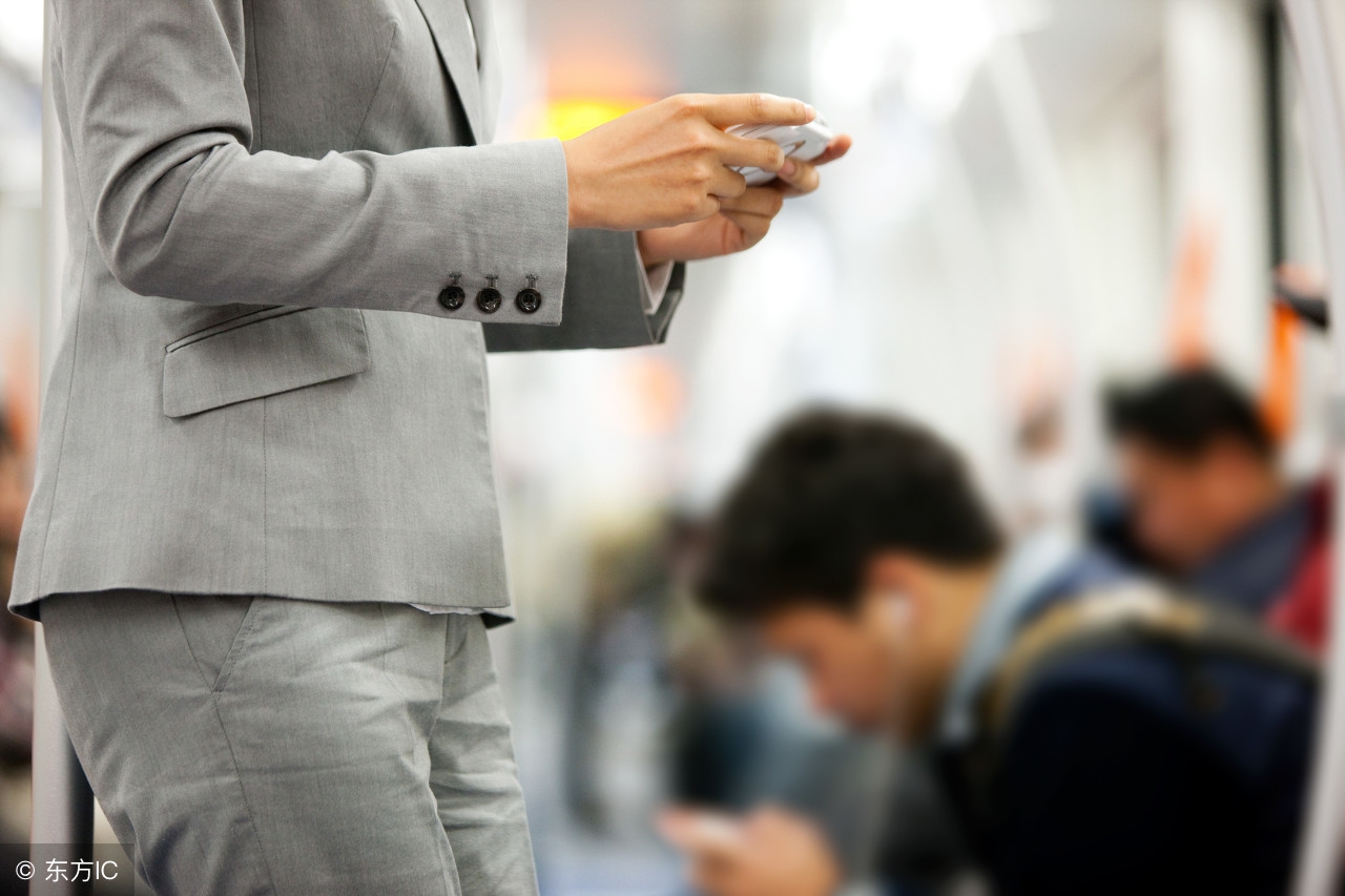 可以修改原始考勤记录数据的是哪种人脸指纹考勤机？