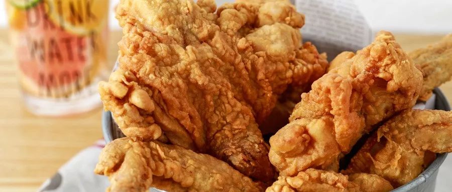 8岁女童将3块积木塞入*体下**：我拼命保护的孩子，却毁在性早熟上