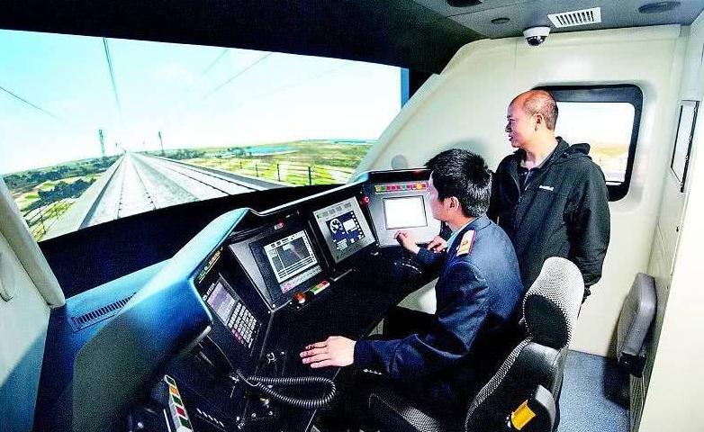 高铁司机每月工资多少钱,高铁司机一般工资多少