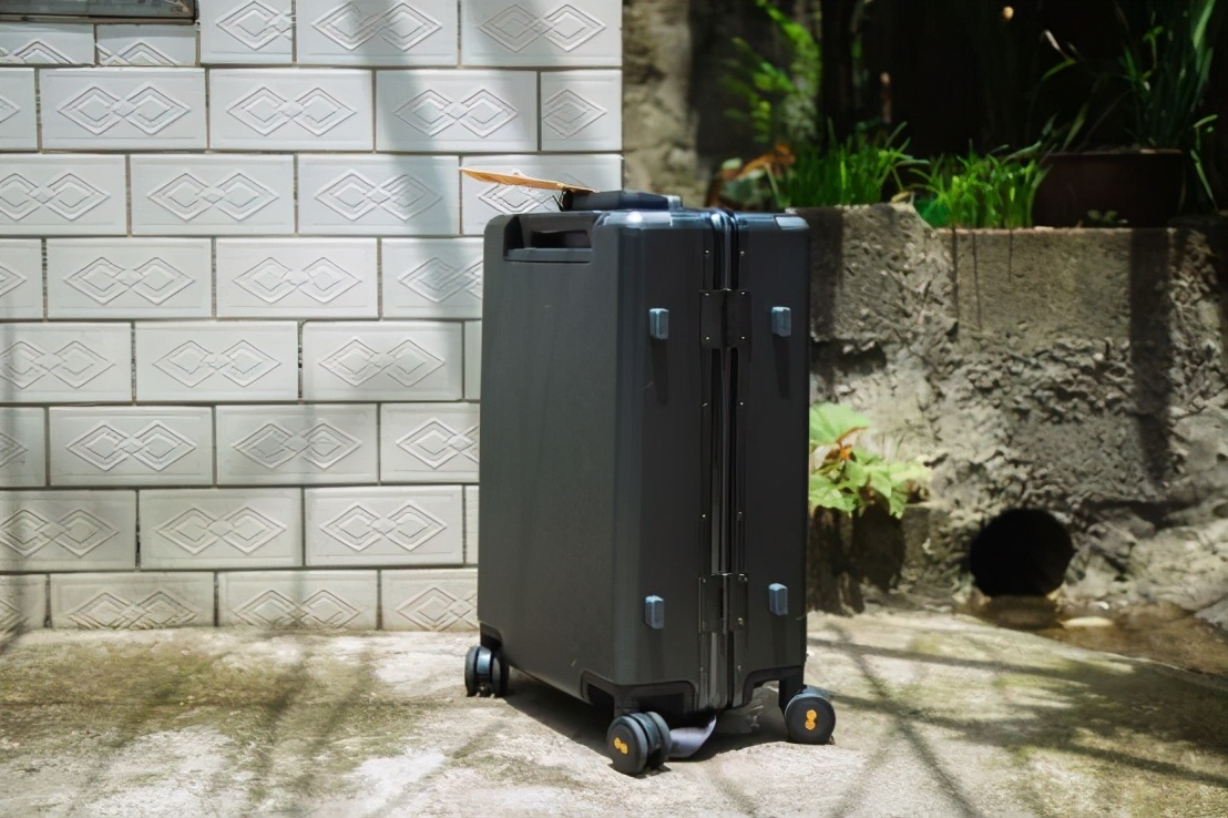 20寸登机箱地平线8号,最好的行李箱品牌推荐地平线8号