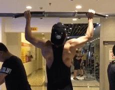 不练背先练动作,练背部的健身训练动作