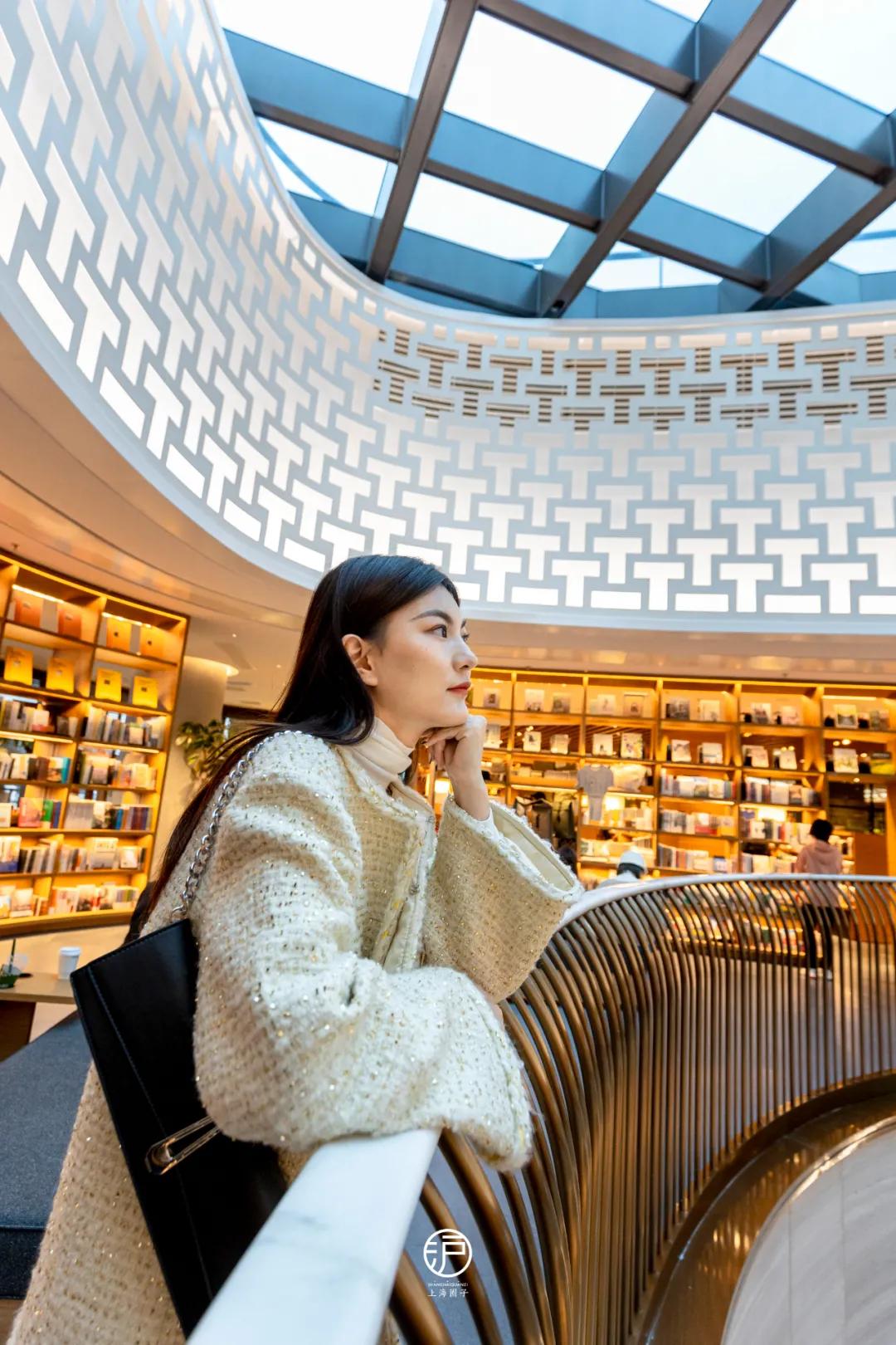 christiandiorcouture前滩太古里店,dior圣诞树前滩太古里