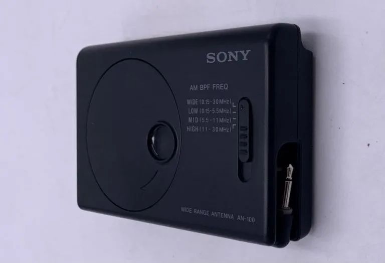 「火腿维修室」修复一台老式SONY收音机天线，他寻求大家的指导