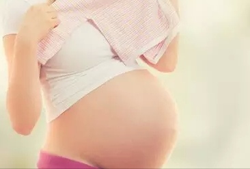 分娩时羊水多少是正常？产检单上这个数据要留心，孕妇早知道早好