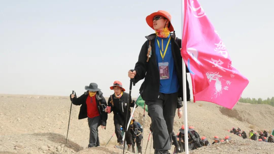 为了孩子上学不得不搬进城里,为了孩子上学全家搬到西安