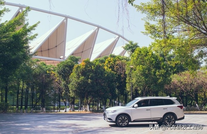 三菱欧蓝德车舒适实用吗,三菱欧蓝德1万公里感受