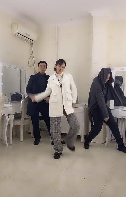 46岁牛莉现在的照片,45岁牛莉现在的照片