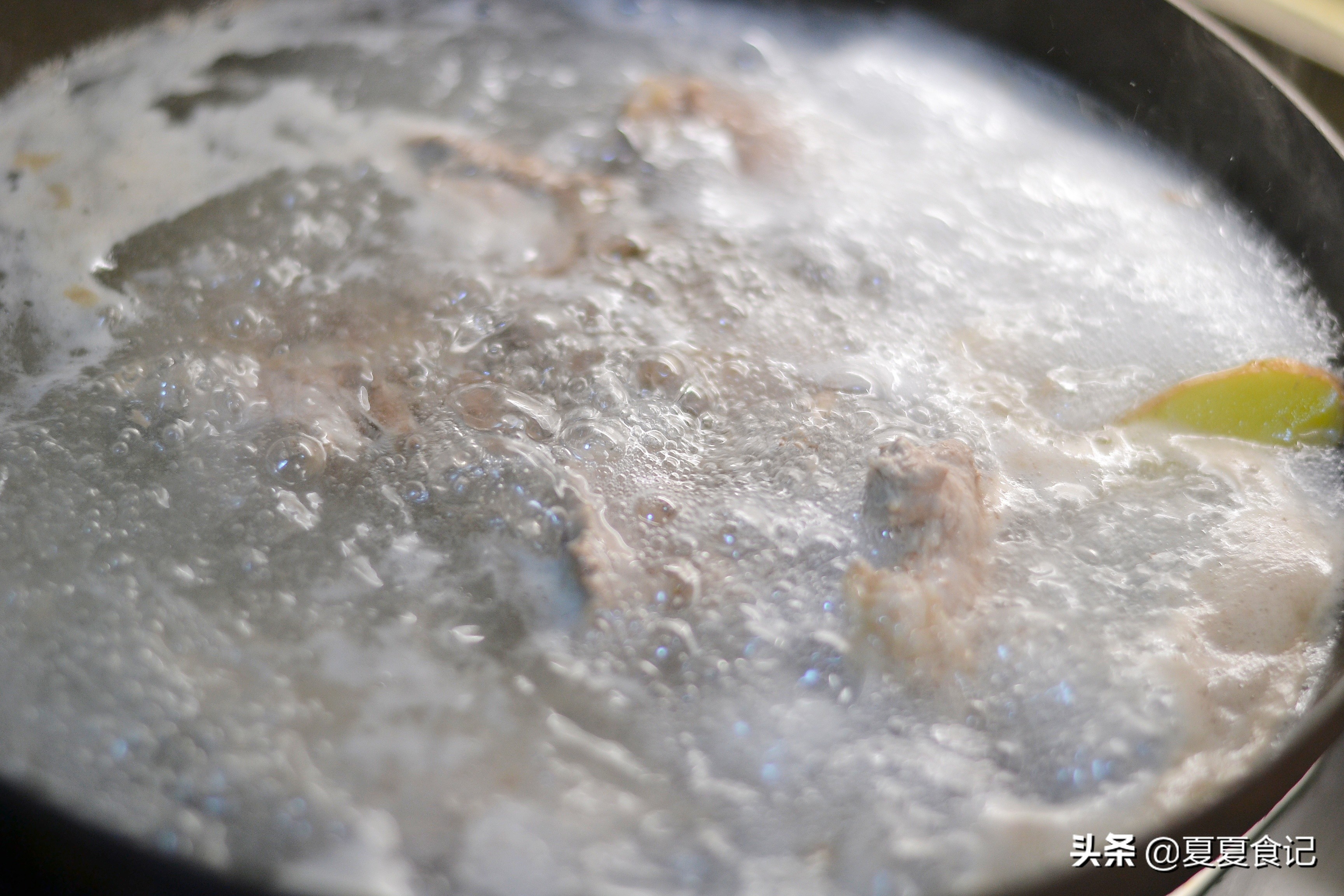 海带排骨汤正确做法,煮海带排骨汤的正确方法