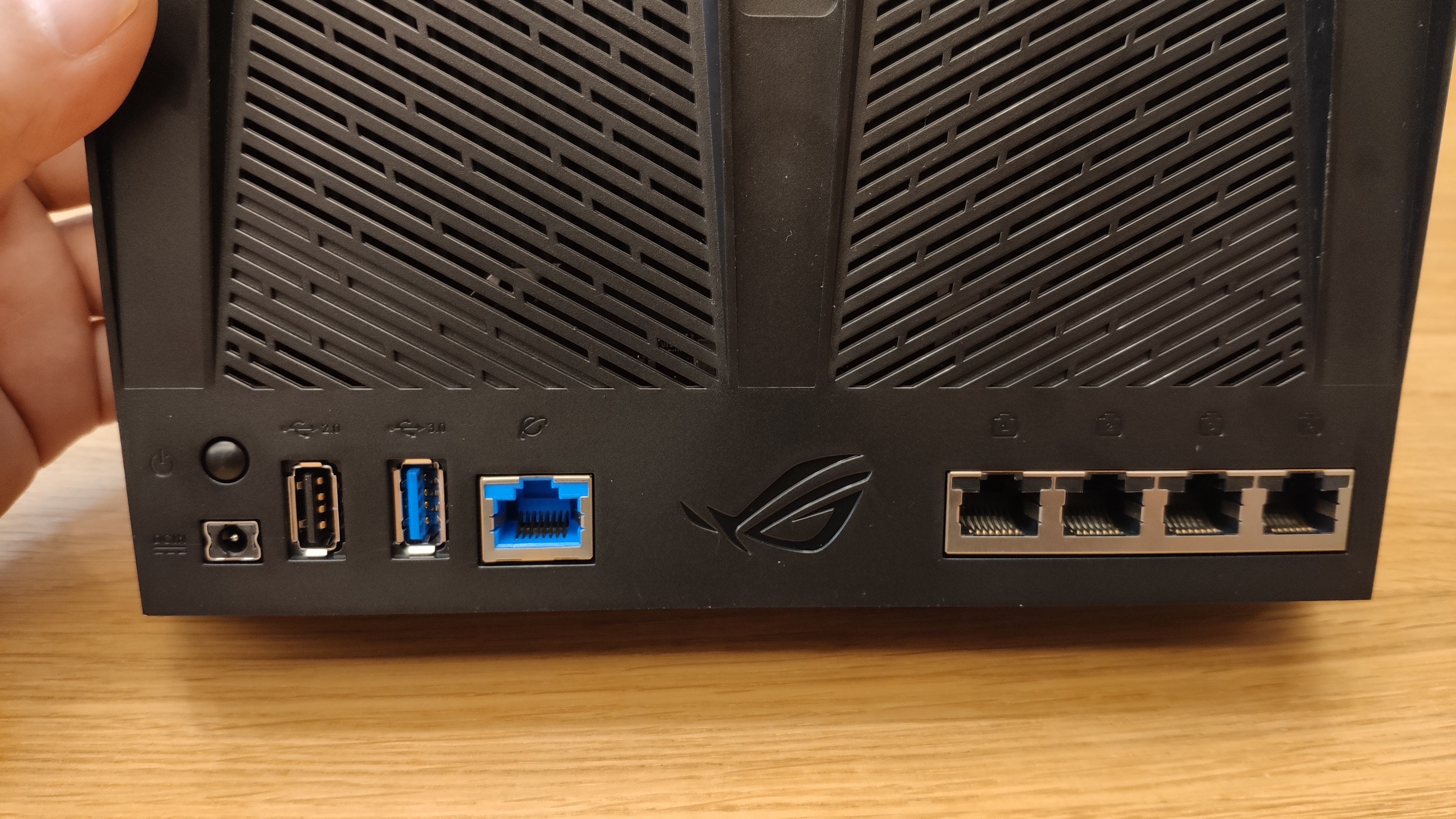 华硕roggt-ac2900电竞路由器,华硕rgbgt2900路由器怎么样