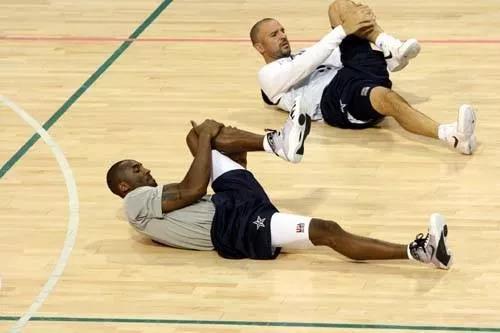 膝关节有时感觉很脆弱怎么回事,为什么膝关节容易受伤