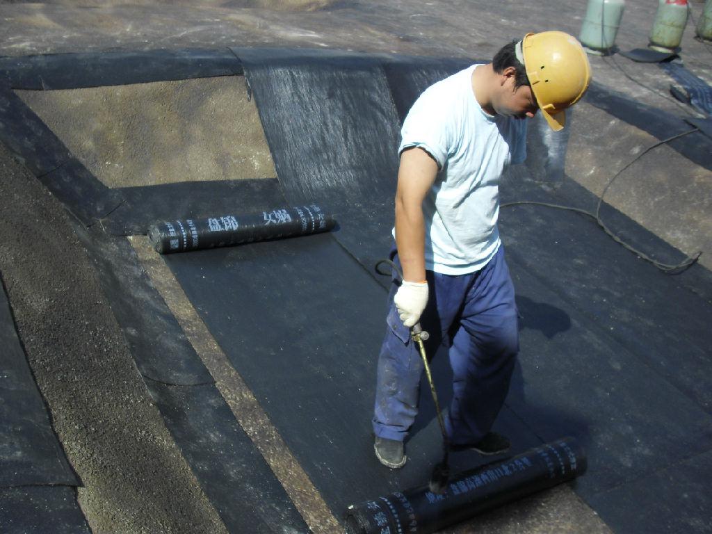 楼顶防水卷材需要拆掉吗,楼顶才做的sbs防水漏水怎么处理
