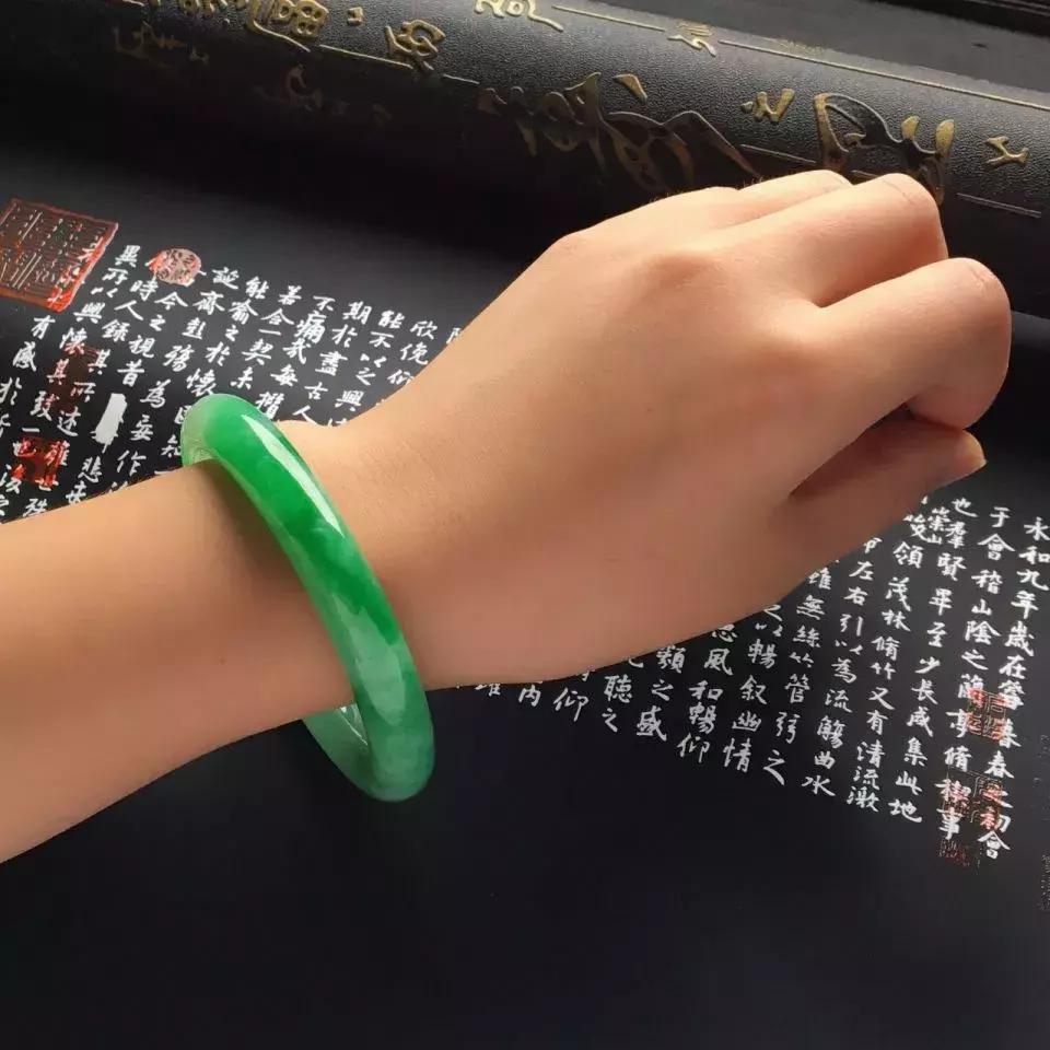 买翡翠如何避免走弯路,买翡翠手镯小技巧