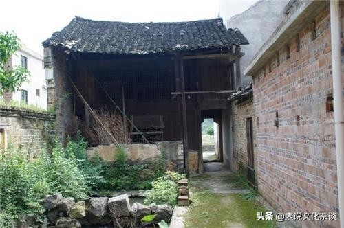 屋后水门前坟家败人亡子不归,屋后水不归有什么说法