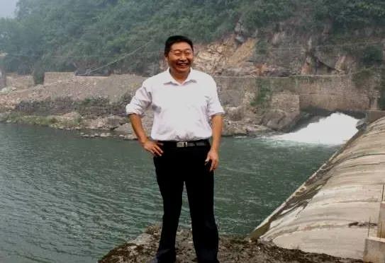 鏈煡涓滈儹娓呮槑閰掍綍浼艰タ绐楄胺闆ㄨ尪,涓滈儹娓呮槑閰掍綍浼艰タ绐楄胺闆ㄨ尪瑙h