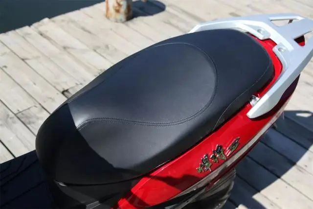 三阳出新款,三阳最新款350踏板双缸