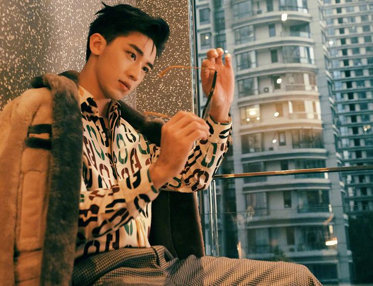 港风风范的港男,港风复古风穿搭男