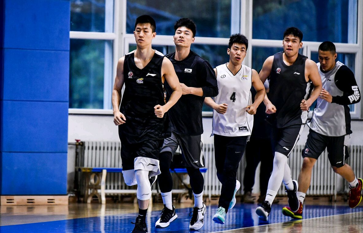 辽宁潜力中锋苗子,辽宁篮球杨鸣郭士强