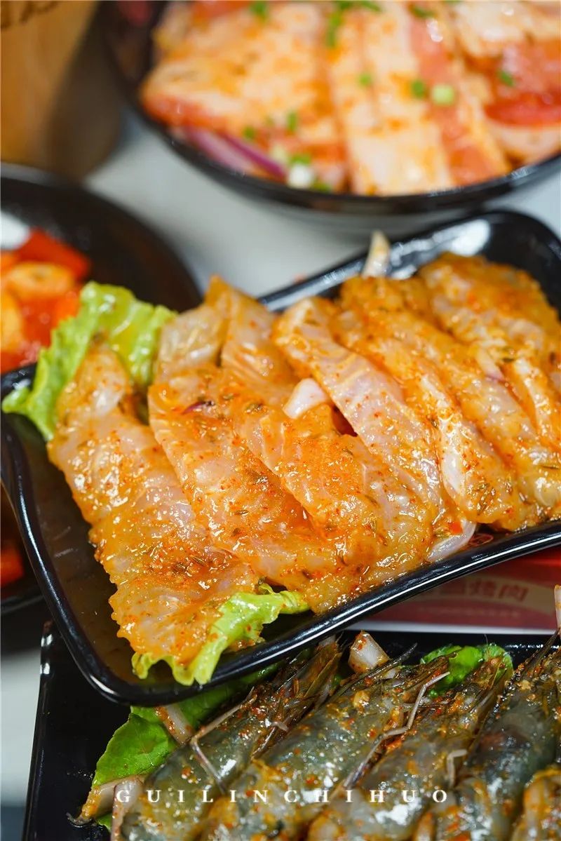 被安利了3年的长沙网红烤肉店，这回在桂林终于吃上了