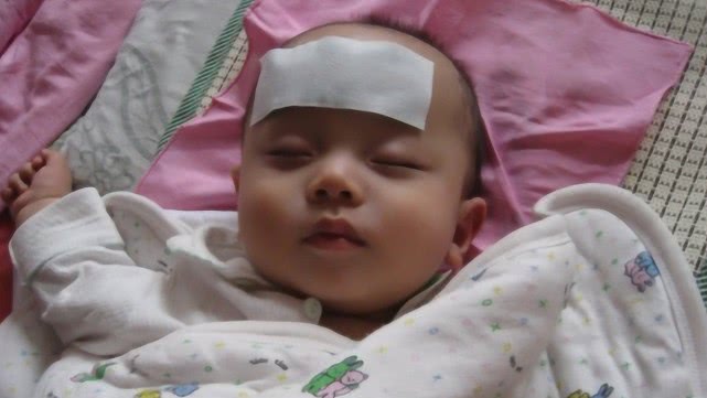 宝宝吃了退烧药都不退烧该怎么办,宝宝吃了退烧药还是不退烧