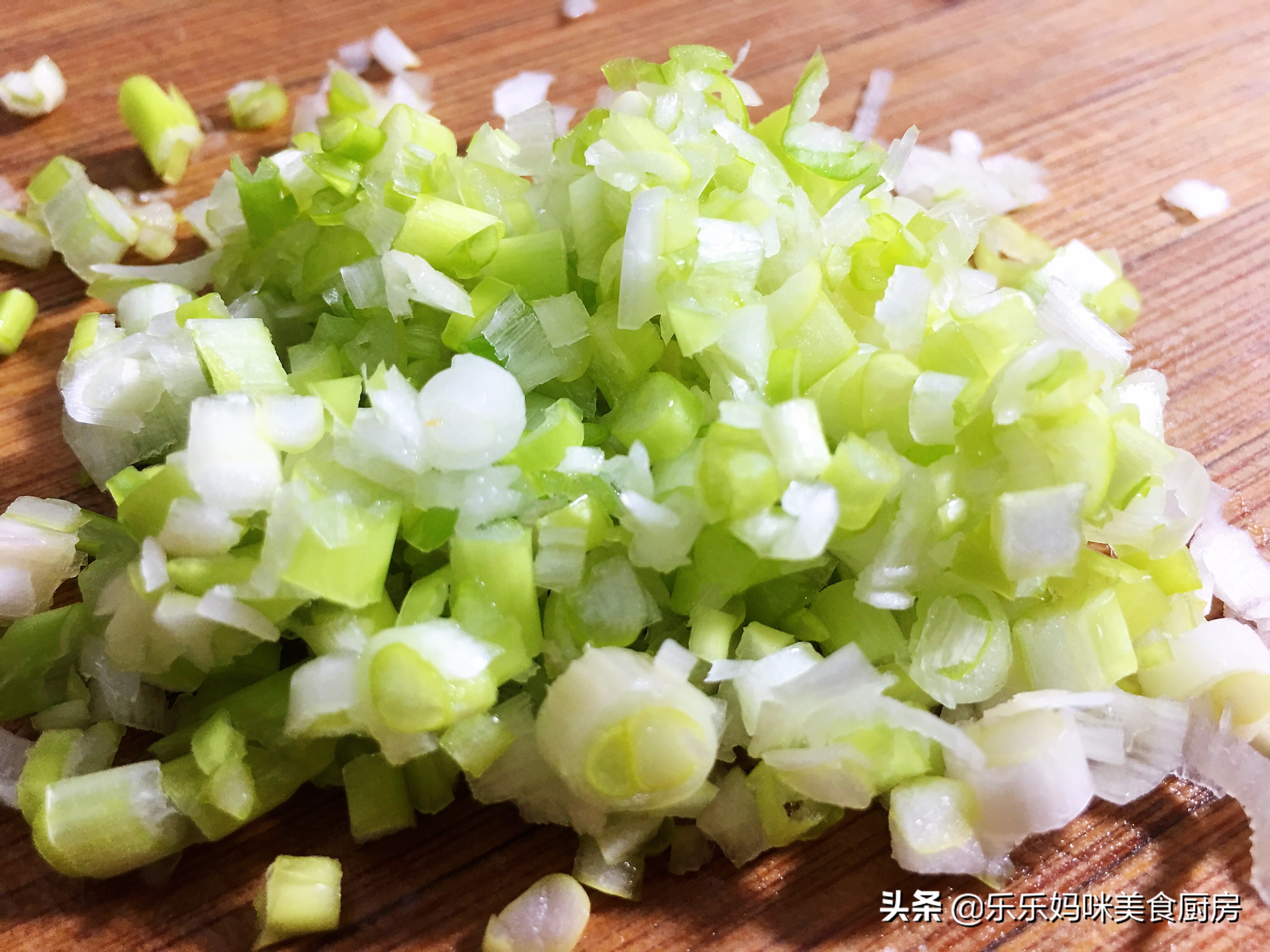 素饺子馅怎么调最好吃家常做法,素饺子什么馅好吃又简单做法