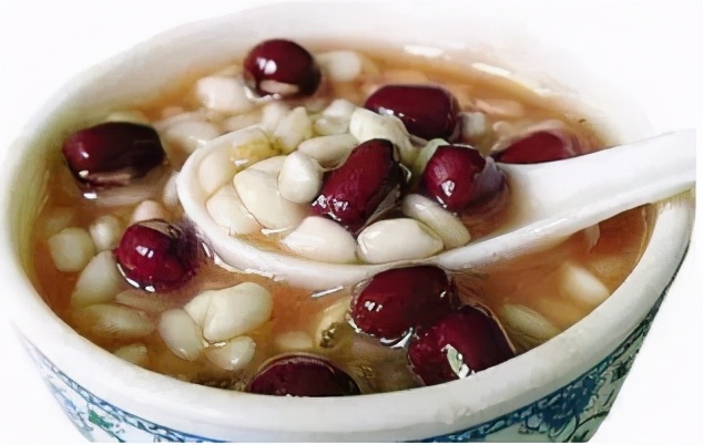 脾胃虚弱会导致眼袋肿吗,脾虚眼睛红肿眼袋发黑