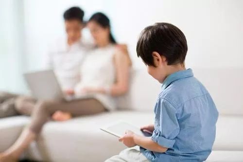 补充眼睛最爱的七大营养,让眼睛明亮起来