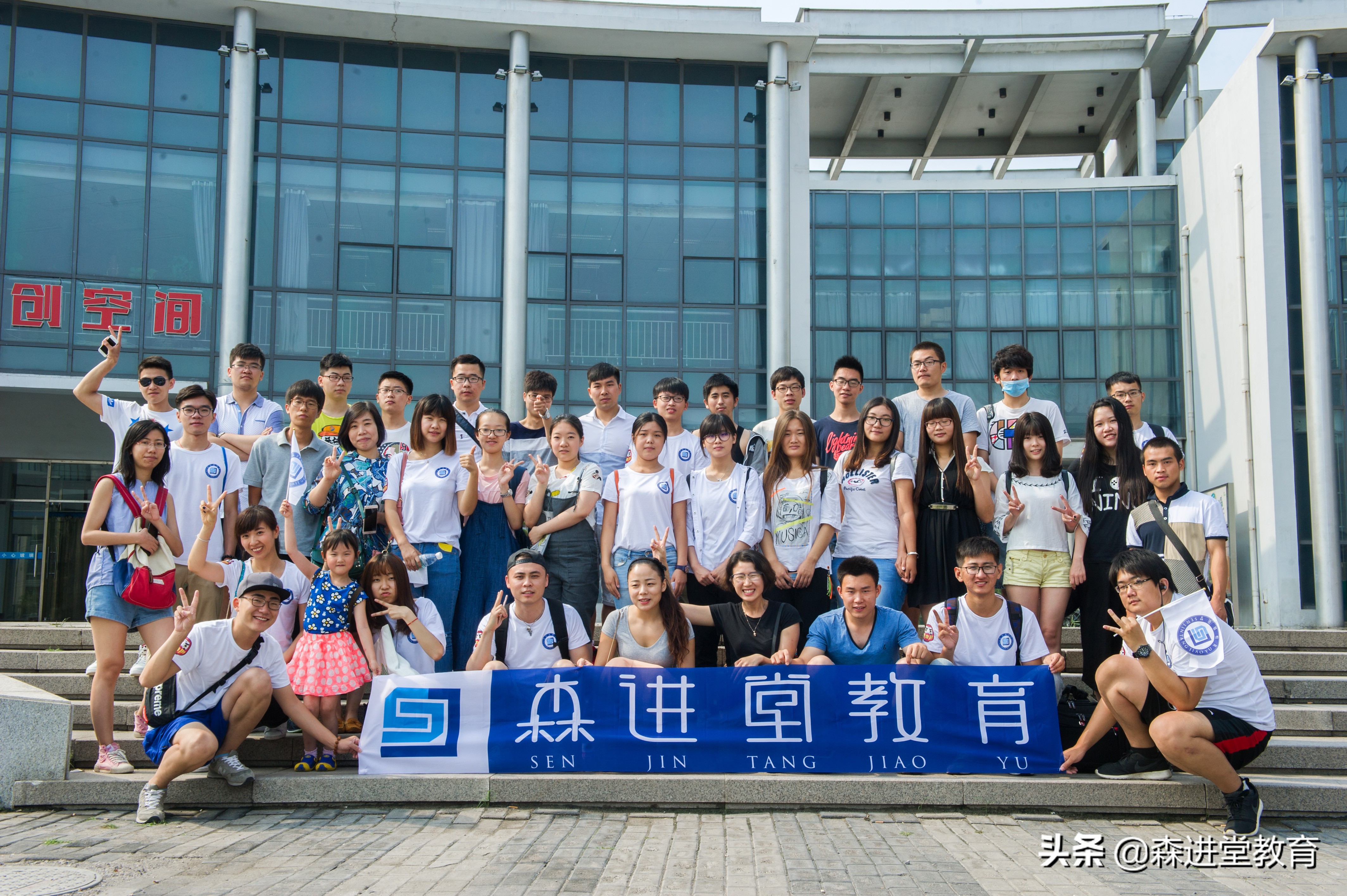 签证在职证明怎么开,办签证的在职证明模板