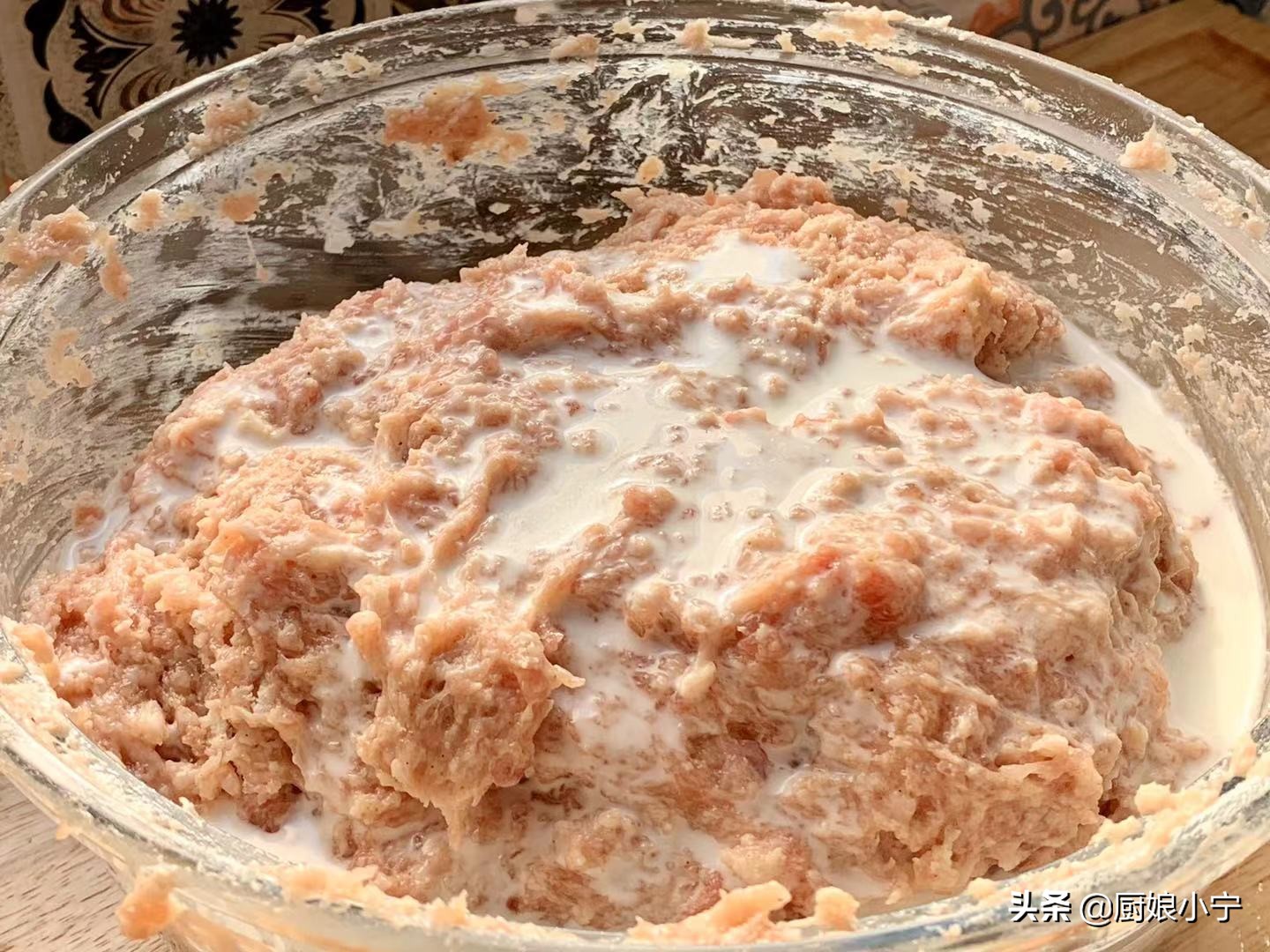 炸丸子怎么炸又酥又香又脆,炸丸子外酥里嫩的方法